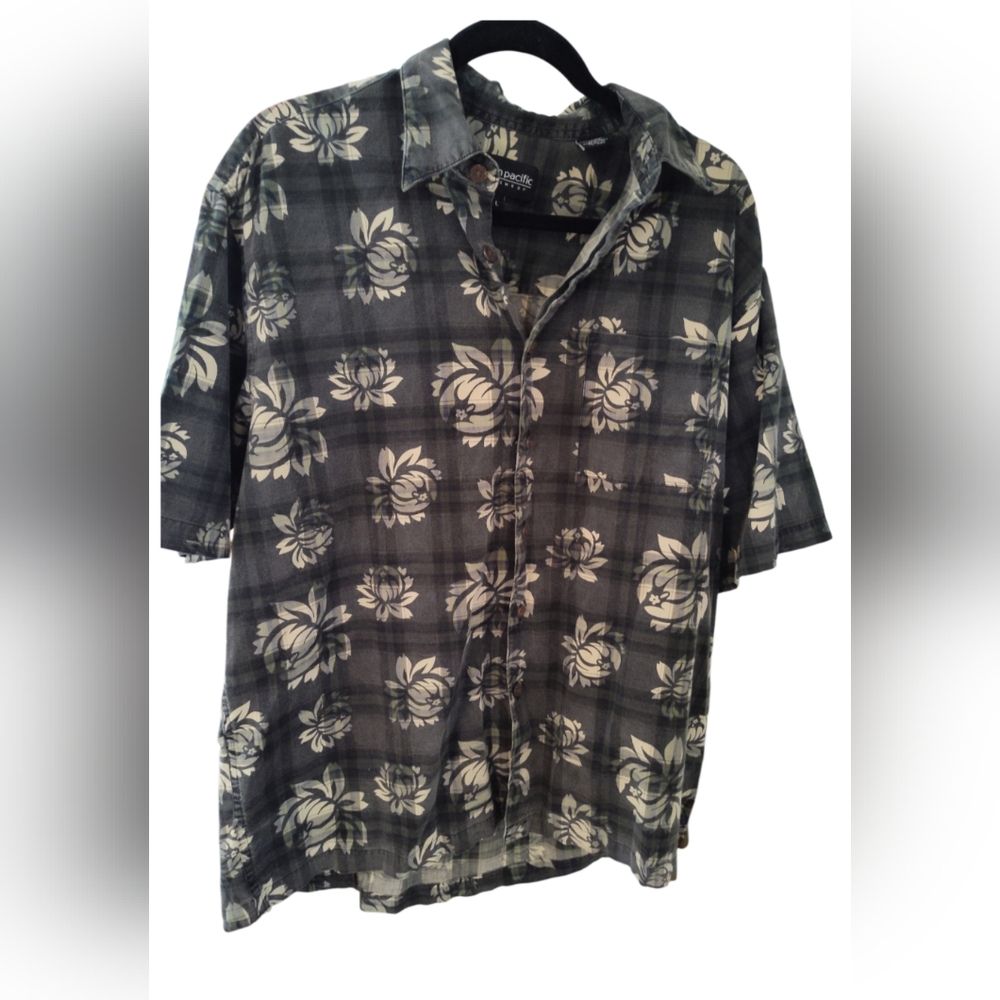 Ocean Pacific Floral Patterned Gray/ Black  Men's Shirt Button Down Short Sleeve